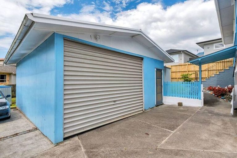 Photo of property in 19 Glendene Avenue, Glendene, Auckland, 0602