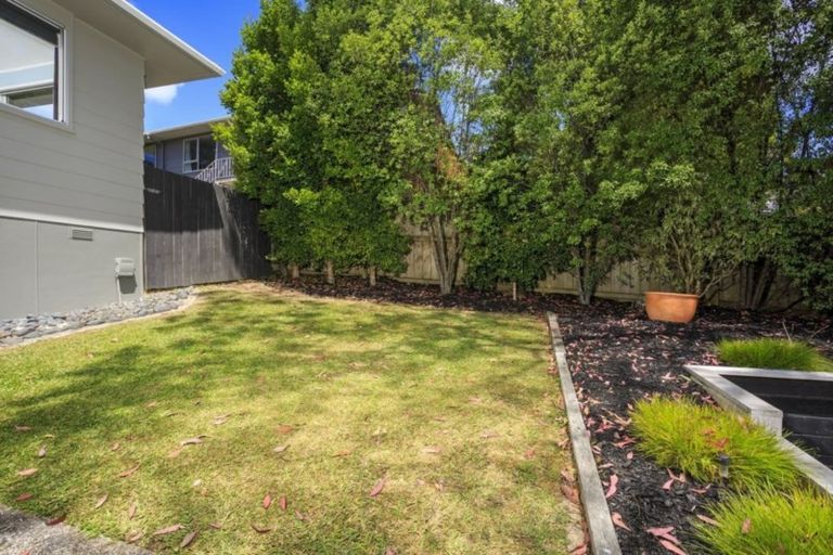 Photo of property in 27 Cantina Avenue, Bayview, Auckland, 0629