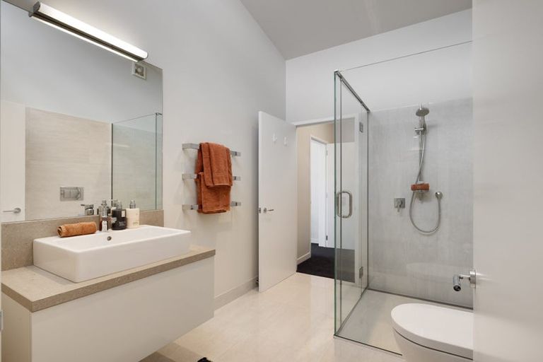 Photo of property in 12 Balmoral Lane, Redcliffs, Christchurch, 8081