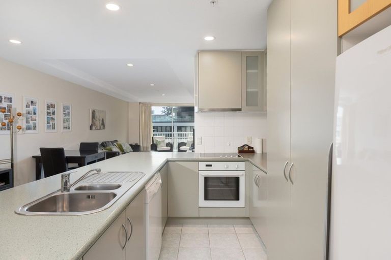 Photo of property in 16/12 Maunganui Road, Mount Maunganui, 3116