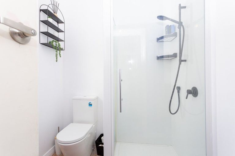 Photo of property in 64 Great North Road, Saint Johns Hill, Whanganui, 4500