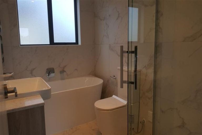 Photo of property in 3a Horizon Way, West Harbour, Auckland, 0618