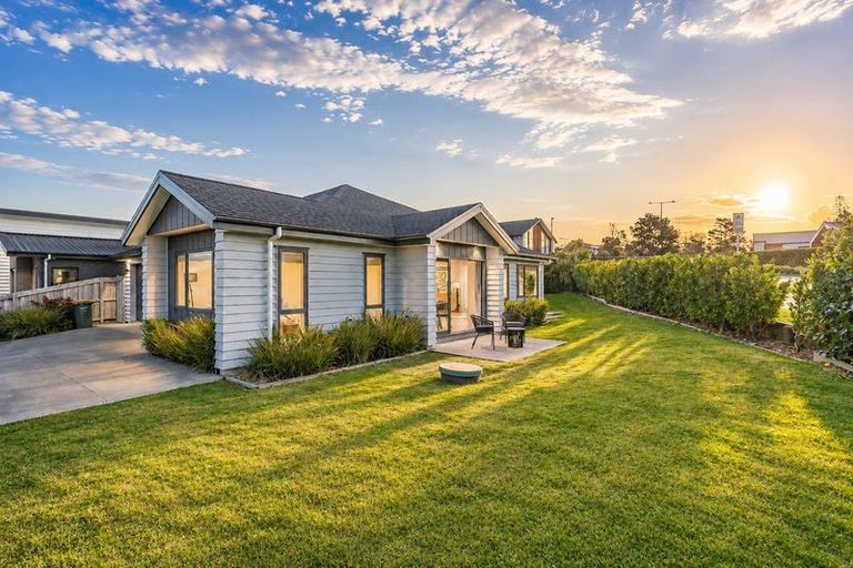 Photo of property in 21 Vintry Drive, Huapai, Kumeu, 0810