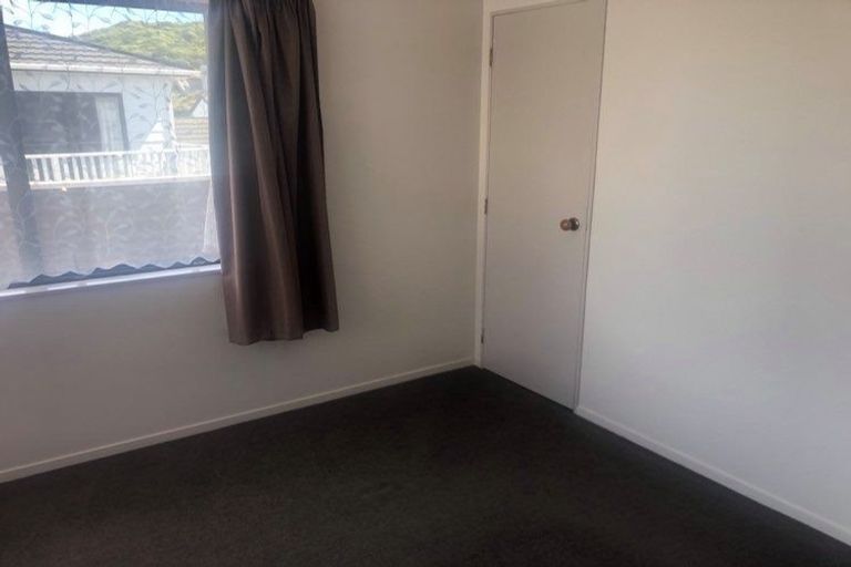 Photo of property in 18 Jasmine Grove, Maungaraki, Lower Hutt, 5010