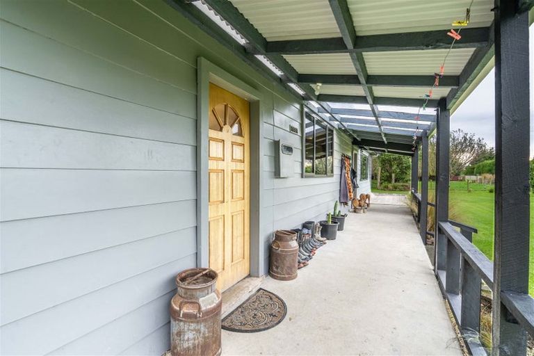 Photo of property in 327 Egerton Road, Winton, 9782