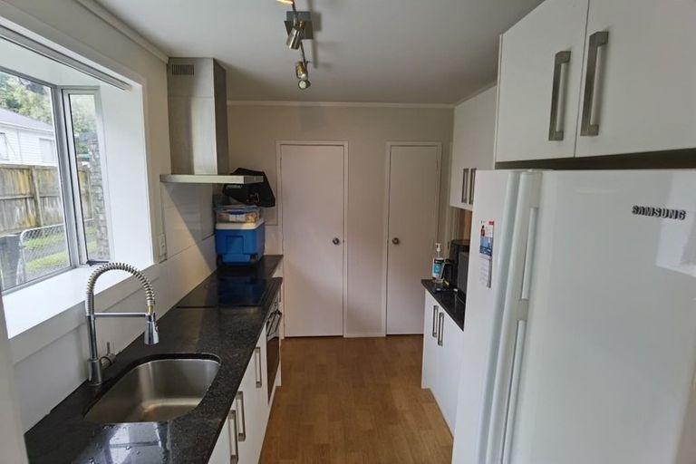 Photo of property in 11 Scarlet Drive, Ranui, Auckland, 0612