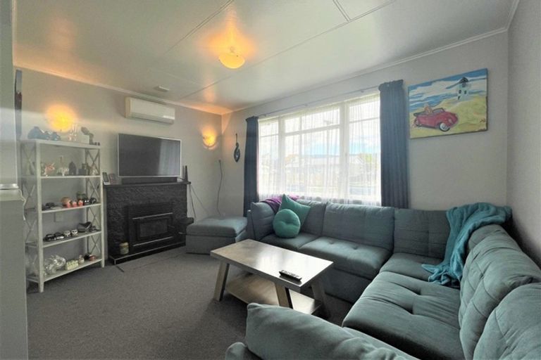 Photo of property in 11 Ferguson Street, Levin, 5510