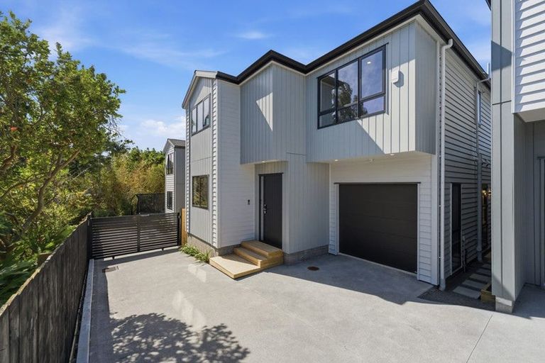 Photo of property in 7b September Place, Forrest Hill, Auckland, 0620