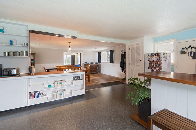 Photo of property in 21 Lee Road, Hannahs Bay, Rotorua, 3010