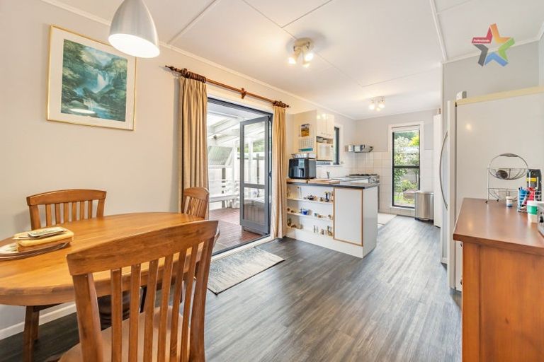 Photo of property in 325 Wellington Road, Wainuiomata, Lower Hutt, 5014