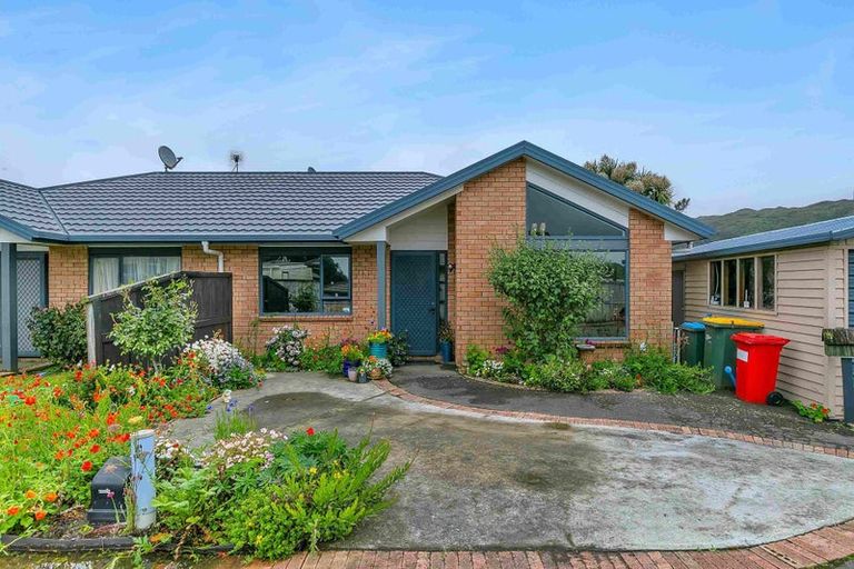 Photo of property in 37 Apple Terrace, Ranui, Porirua, 5024
