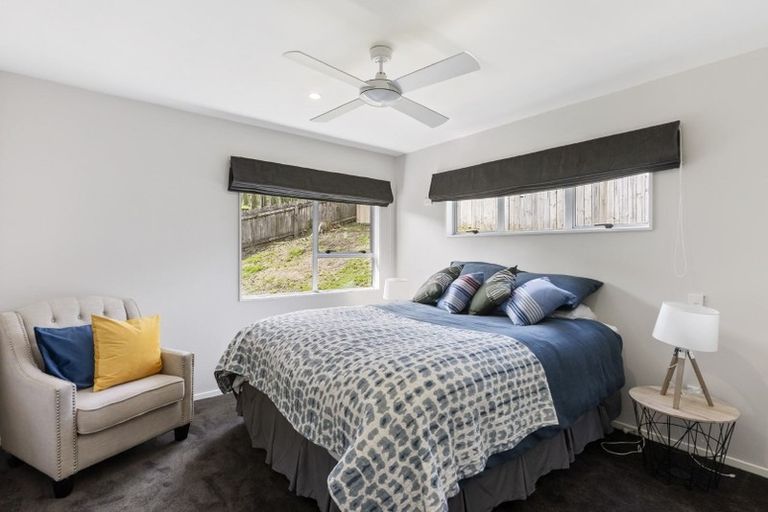 Photo of property in 9 Atlantis Place, Totara Vale, Auckland, 0629