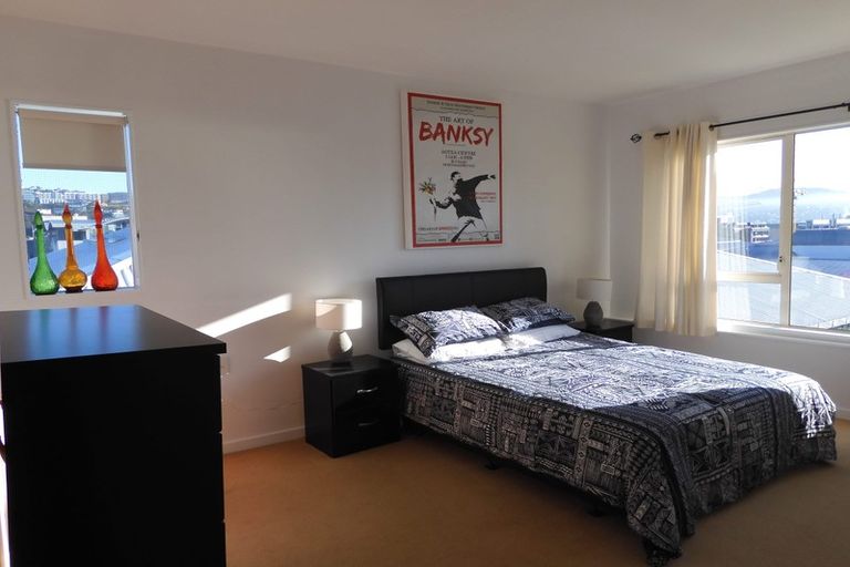 Photo of property in De Vere Apartments, 2/23 Tennyson Street, Te Aro, Wellington, 6011