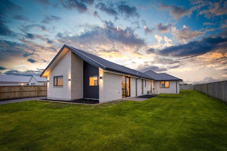 Photo of property in 66 Ridgeland Way, West Melton, 7618