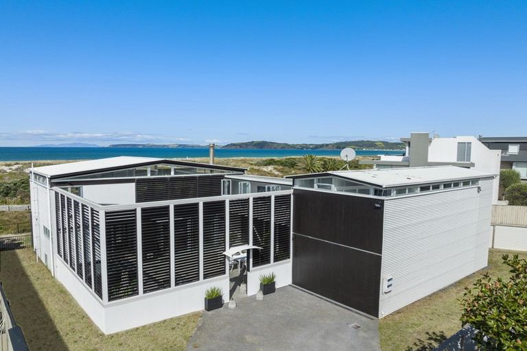 Photo of property in 4 Lagoon Way, Omaha, 0986