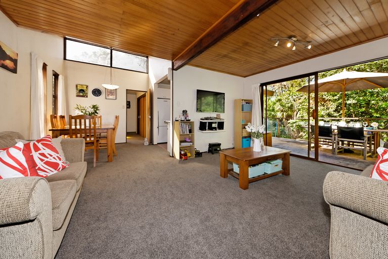 Photo of property in 13 Karapiti Place, Glen Eden, Auckland, 0602