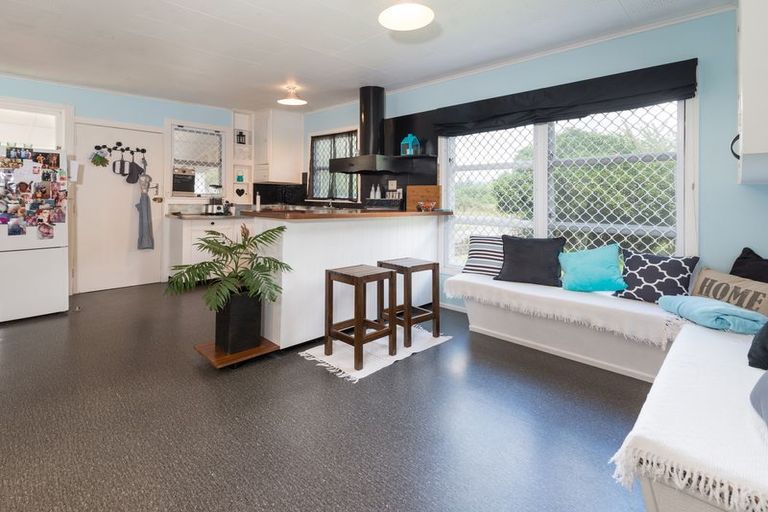 Photo of property in 21 Lee Road, Hannahs Bay, Rotorua, 3010