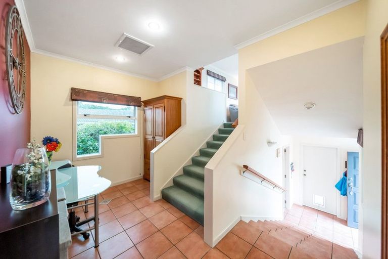 Photo of property in 8 Barrett Street, Westown, New Plymouth, 4310