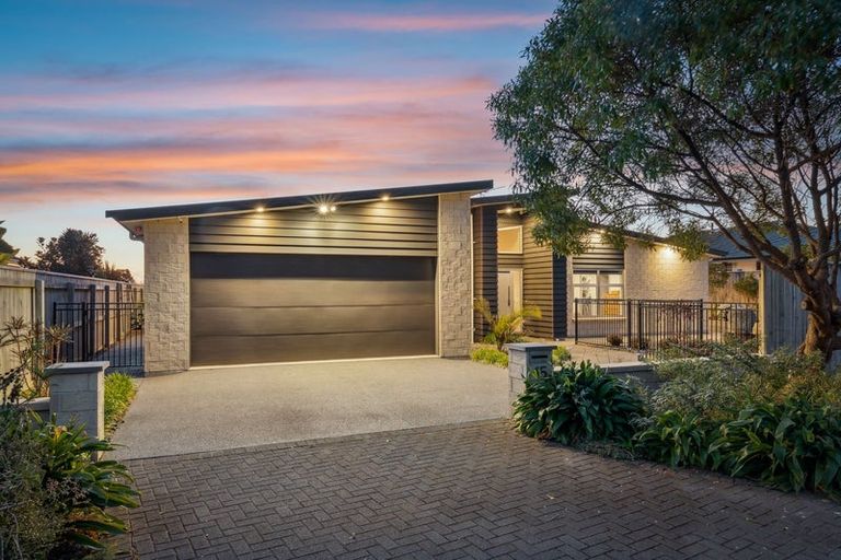 Photo of property in 15 Taranui Way, Paraparaumu Beach, Paraparaumu, 5032