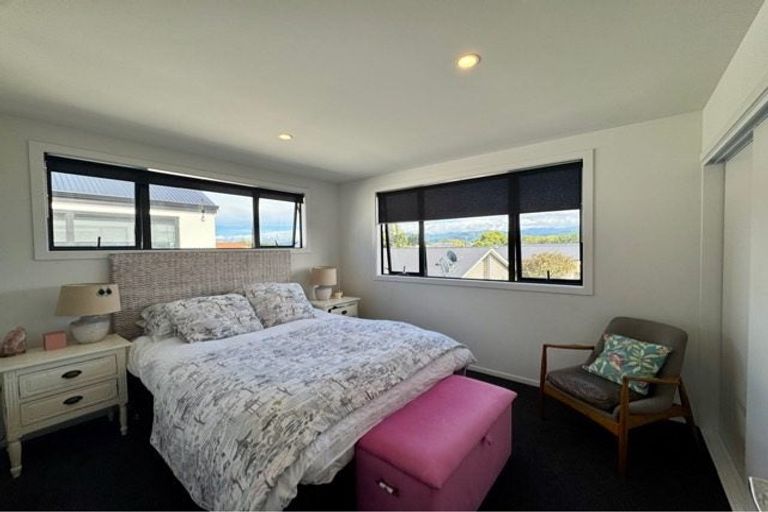 Photo of property in 2/20 Ballinger Place, Carterton, 5713