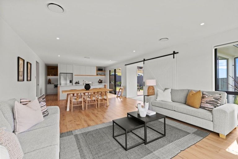 Photo of property in 10 Eaglesfield Close, Westmorland, Christchurch, 8025