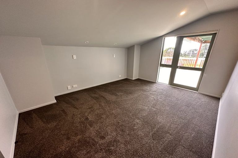 Photo of property in 11 William Bayes Place, Red Beach, 0932