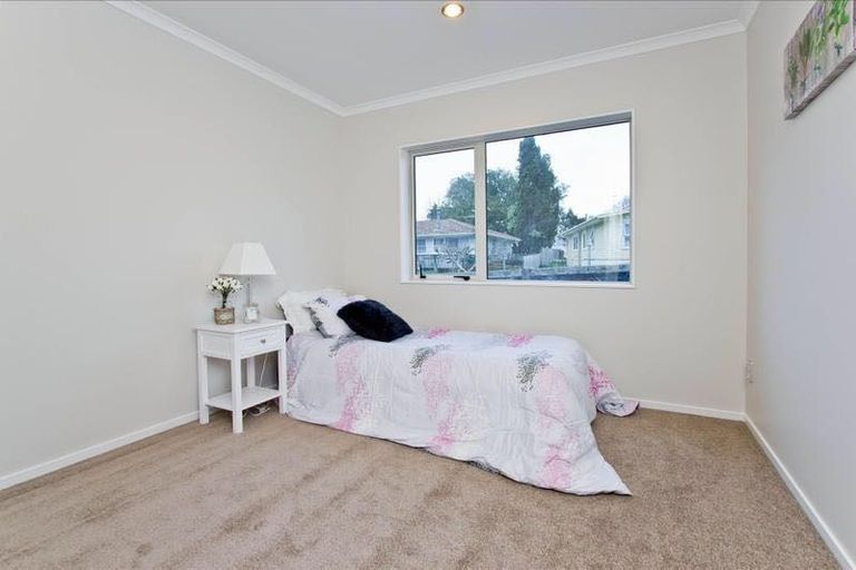 Photo of property in 25b Thornlow Street, Glendene, Auckland, 0602