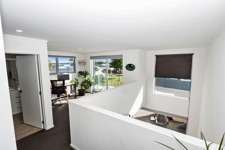 Photo of property in 31 Reynolds Place, Papamoa Beach, Papamoa, 3118