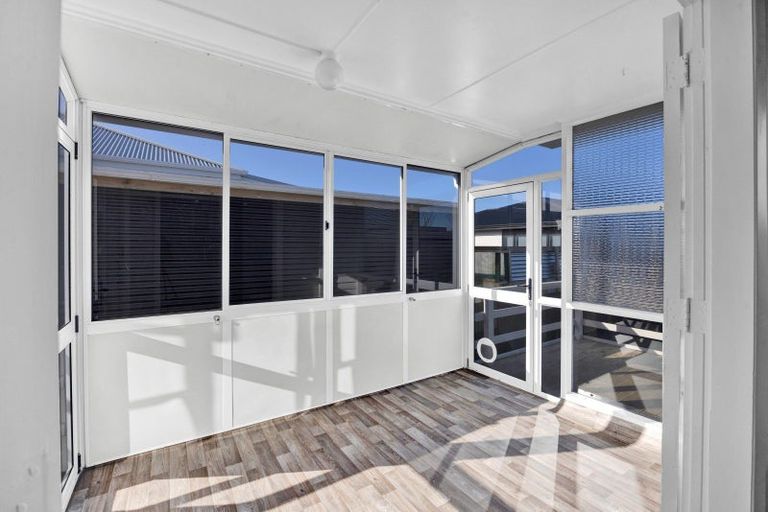 Photo of property in 28 Hunter Street, Hawera, 4610