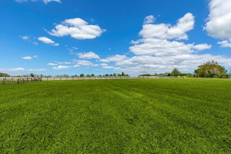 Photo of property in 53 Dysart Lane, Kumeu, 0891