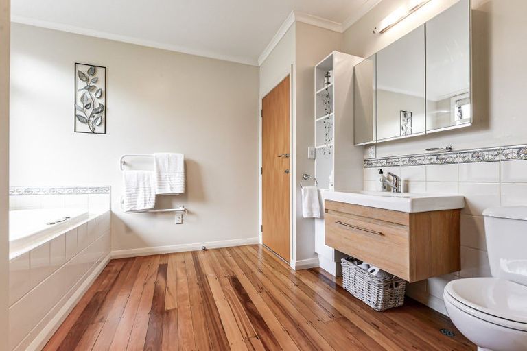 Photo of property in 345 River Road, Claudelands, Hamilton, 3214