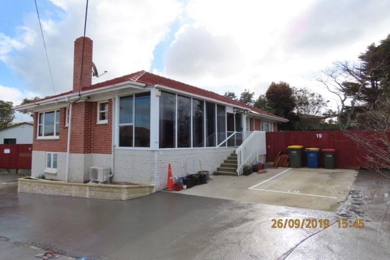 Photo of property in 19 Fairlea Road, Te Atatu South, Auckland, 0610