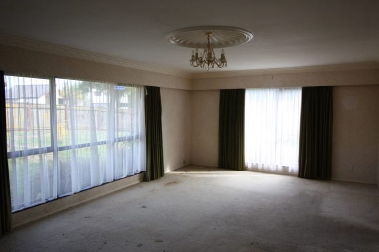 Photo of property in 2 Caroline Crescent, Highbury, Palmerston North, 4412