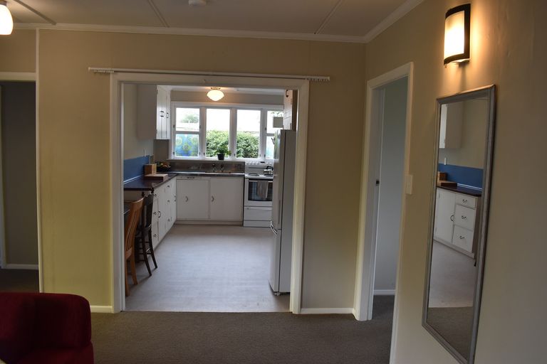 Photo of property in 75 Victoria Street, Carterton, 5713