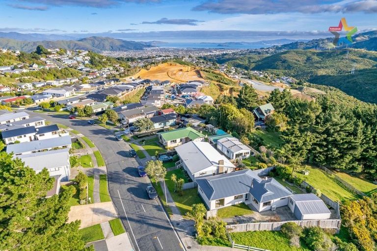 Photo of property in 27 Kaitangata Crescent, Kelson, Lower Hutt, 5010