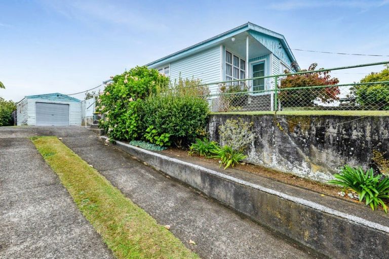 Photo of property in 79 Omata Road, Marfell, New Plymouth, 4310