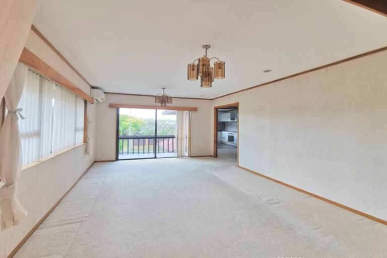 Photo of property in 1/88 Mirrabooka Avenue, Botany Downs, Auckland, 2010