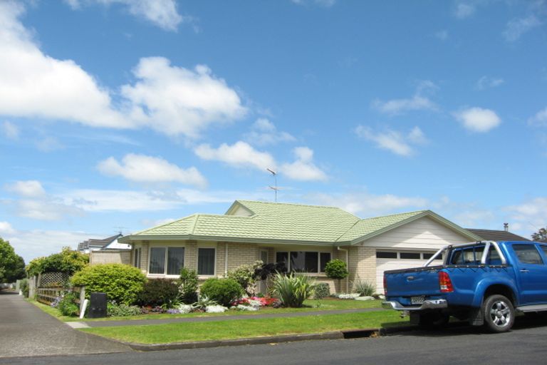 Photo of property in 120 Wellington Street, Pukekohe, 2120