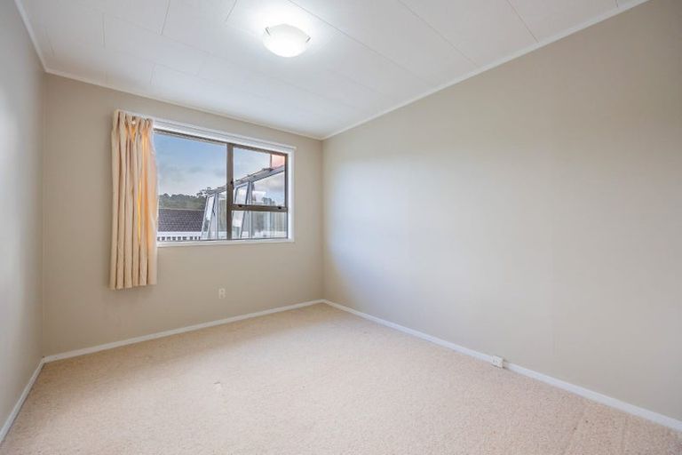 Photo of property in 92 Lynn Road, Bayview, Auckland, 0629