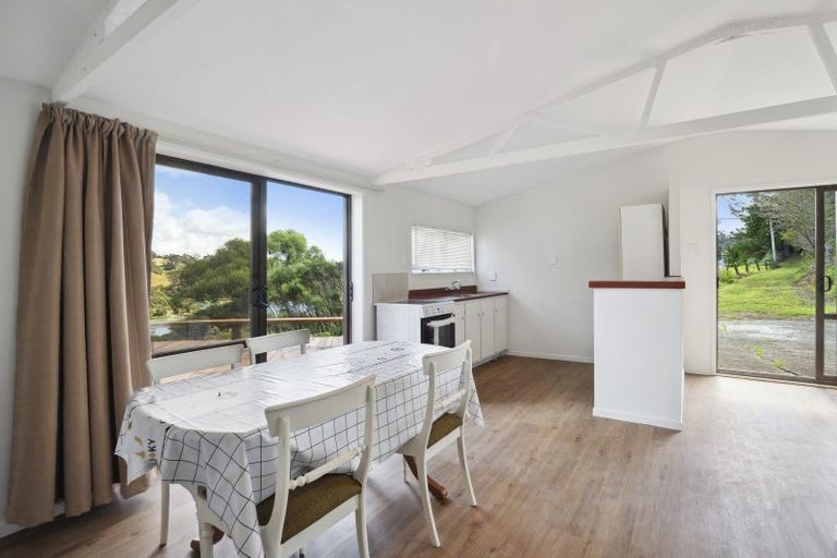 Photo of property in 90 Cedar Terrace, Stanmore Bay, Whangaparaoa, 0932