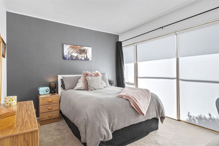 Photo of property in 9 Serrita Avenue, Sunnyhills, Auckland, 2010