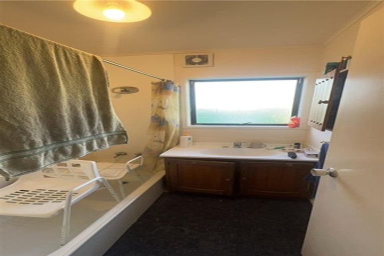 Photo of property in 28 Pukeroa Place, Papakura, 2110