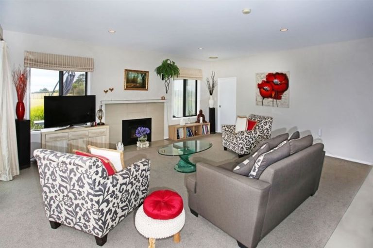 Photo of property in 35 Church View Road, Waiau Pa, Pukekohe, 2679