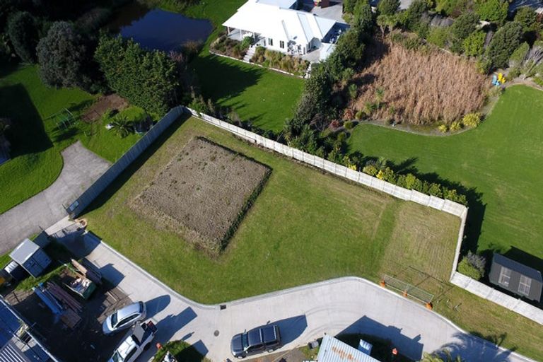 Photo of property in 41 Titoki Road, Waikanae Beach, 5036