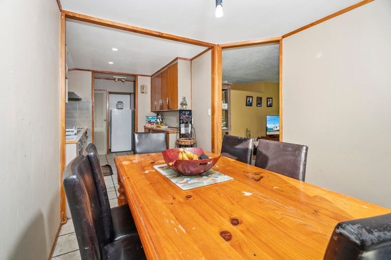 Photo of property in 12 Noeleen Street, Glenfield, Auckland, 0629