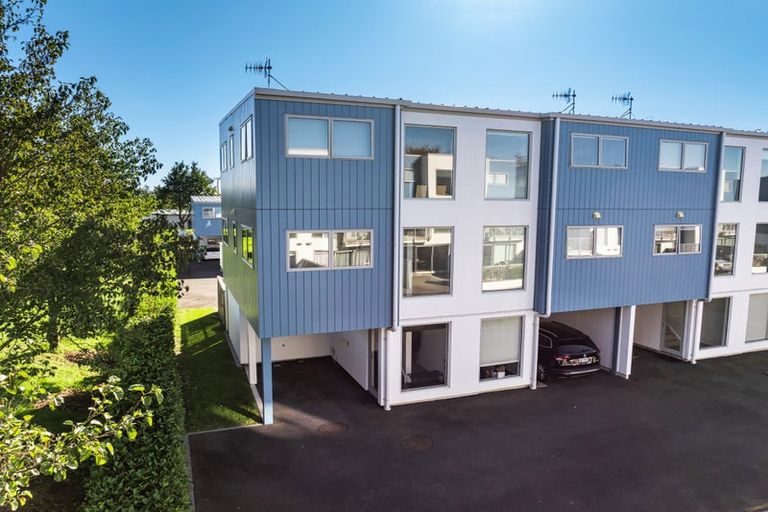 Photo of property in 31 Reynolds Place, Papamoa Beach, Papamoa, 3118