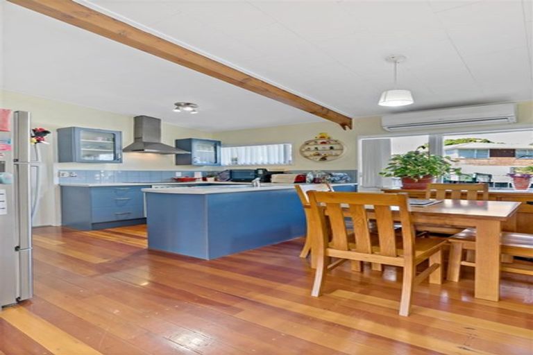 Photo of property in 2/12 Cosy Place, Howick, Auckland, 2014