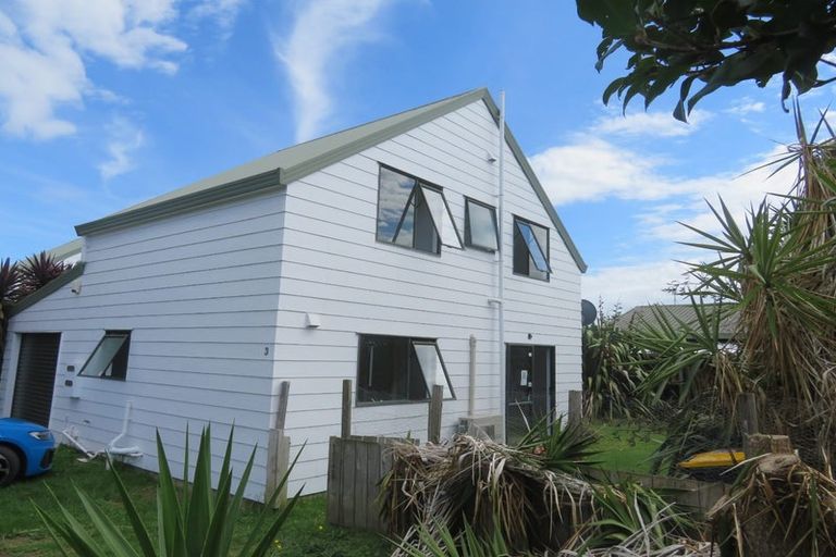 Photo of property in 26 Barneys Farm Road, Clendon Park, Auckland, 2103