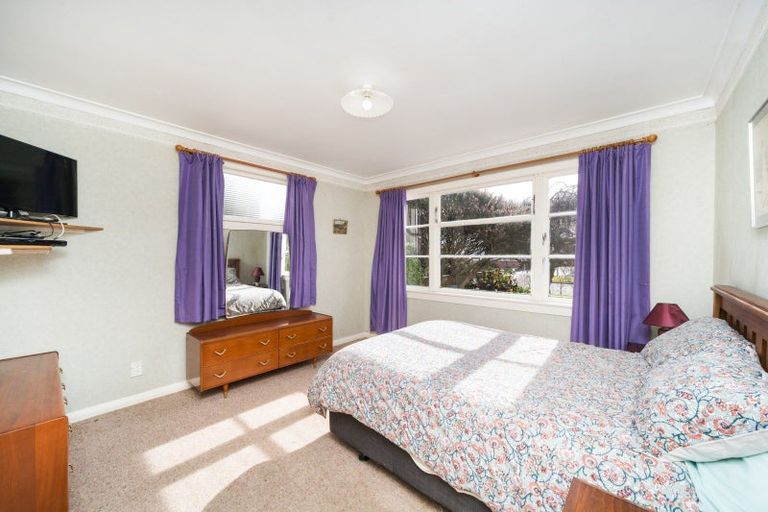 Photo of property in 14 Vernon Avenue, Takaro, Palmerston North, 4412