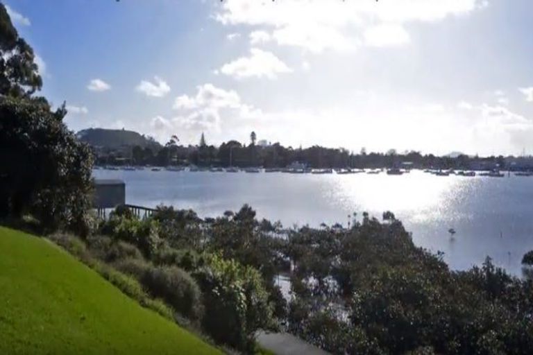 Photo of property in 27c Tamaki Bay Drive, Pakuranga, Auckland, 2010